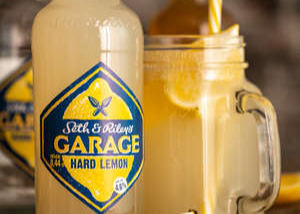 Пиво спеціальне Garage "Lemon" 0,440л. Алк.4,4% скло ТМ Carlsberg Ukraine+
