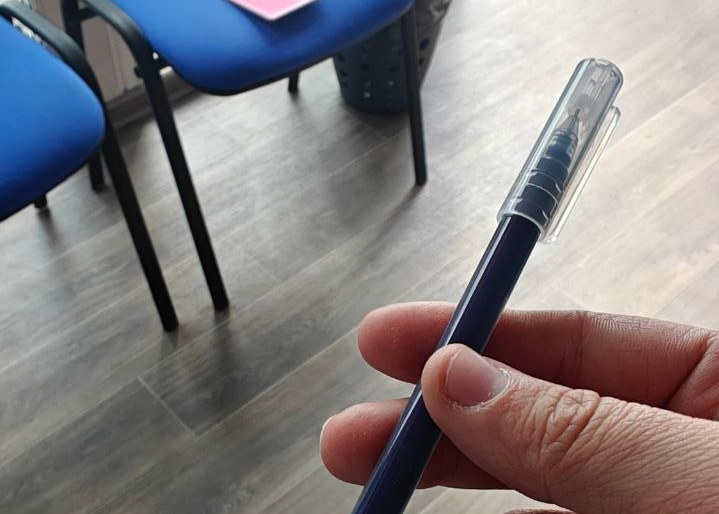 Ручка гелева синя