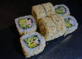 Каліфорнія з креветкою в кунжуті