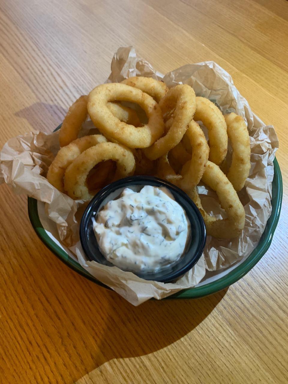 Цибулеві кільця з соусом Дзадзаки